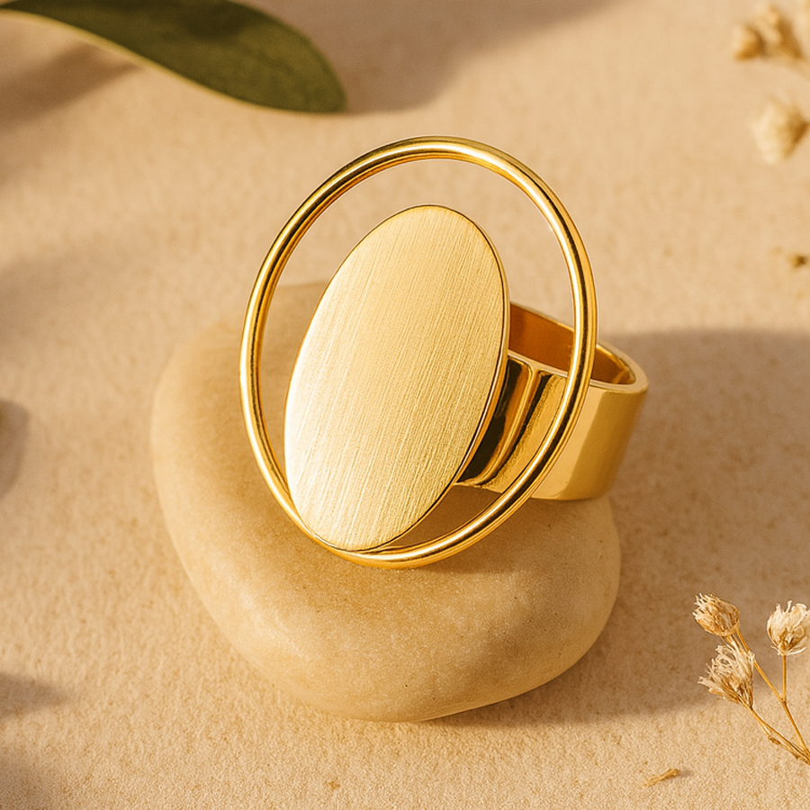 Aanura Bold Oval Circle Ring – Gold Statement
