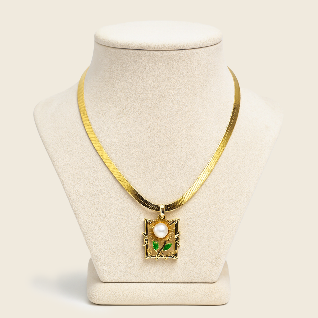 Aanura Gold Solitaire Necklace