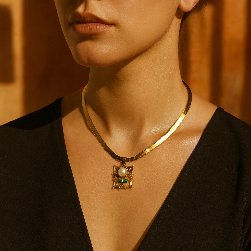 Aanura Gold Solitaire Necklace