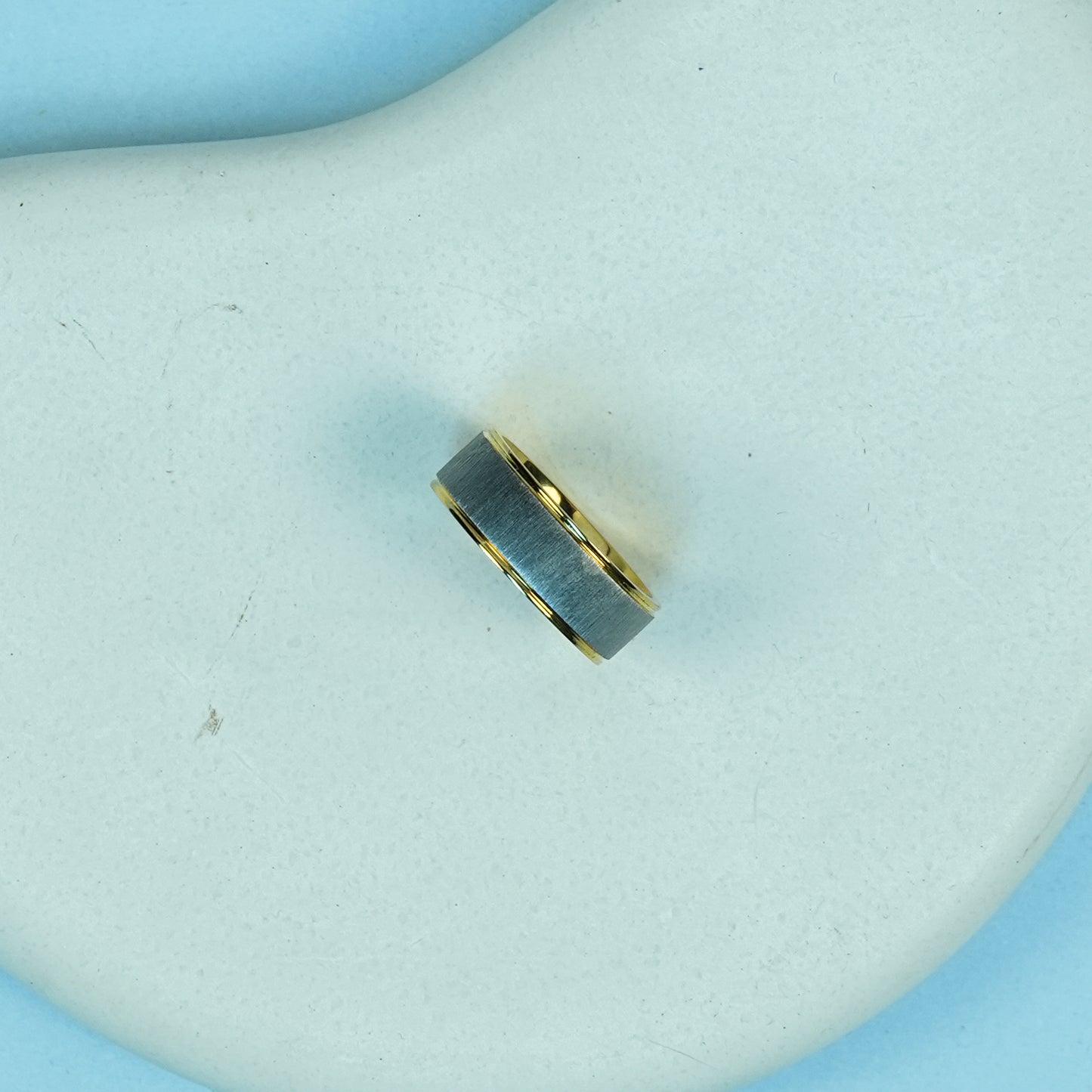 Aanura Brushed Band Men’s Ring