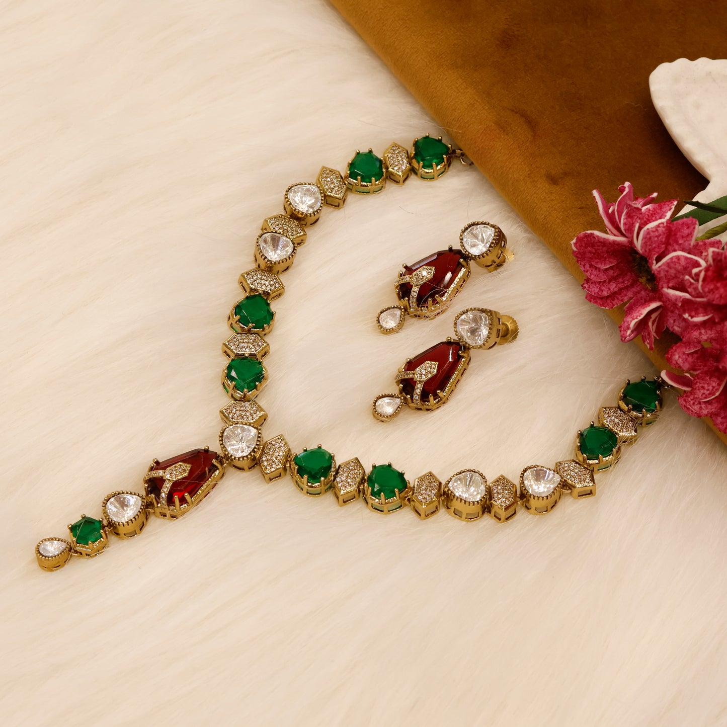 Aanura Green Drop Stone Necklace Set