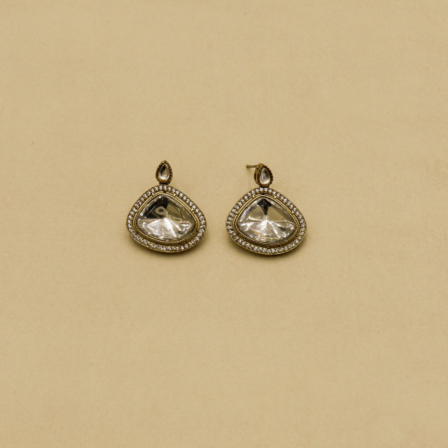 Aanura Statement Kundan Necklace with Mirror Crystals