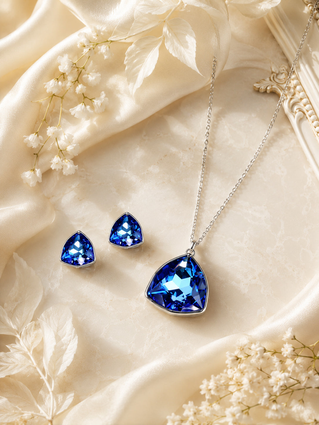 Aanura Green Crystal Necklace & Earrings Set
