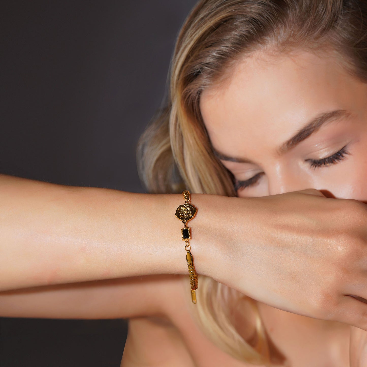 Aanura Half-Link Adjustable Gold Bracelet
