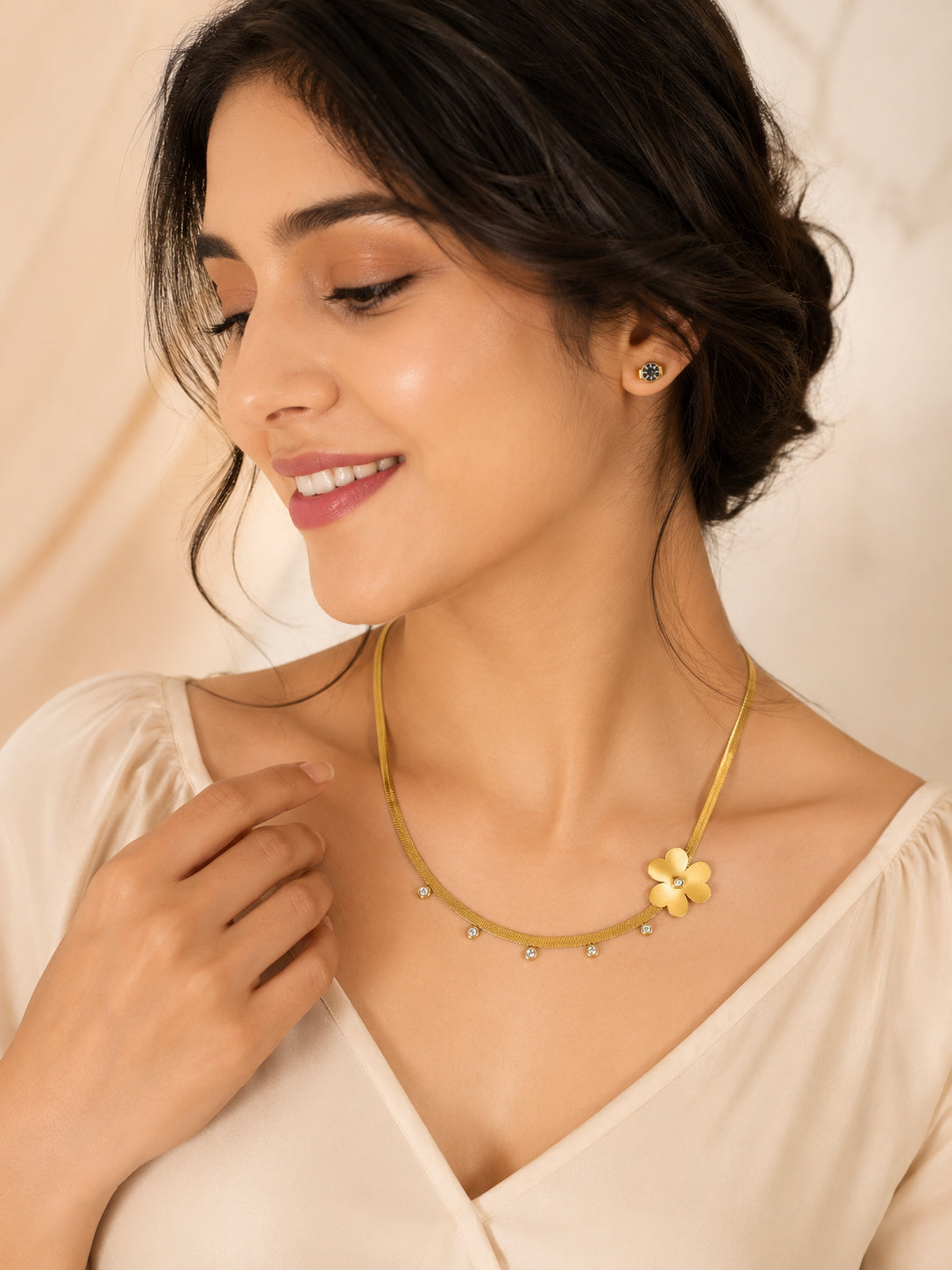 Aanura Golden Clover Necklace & Earrings Set