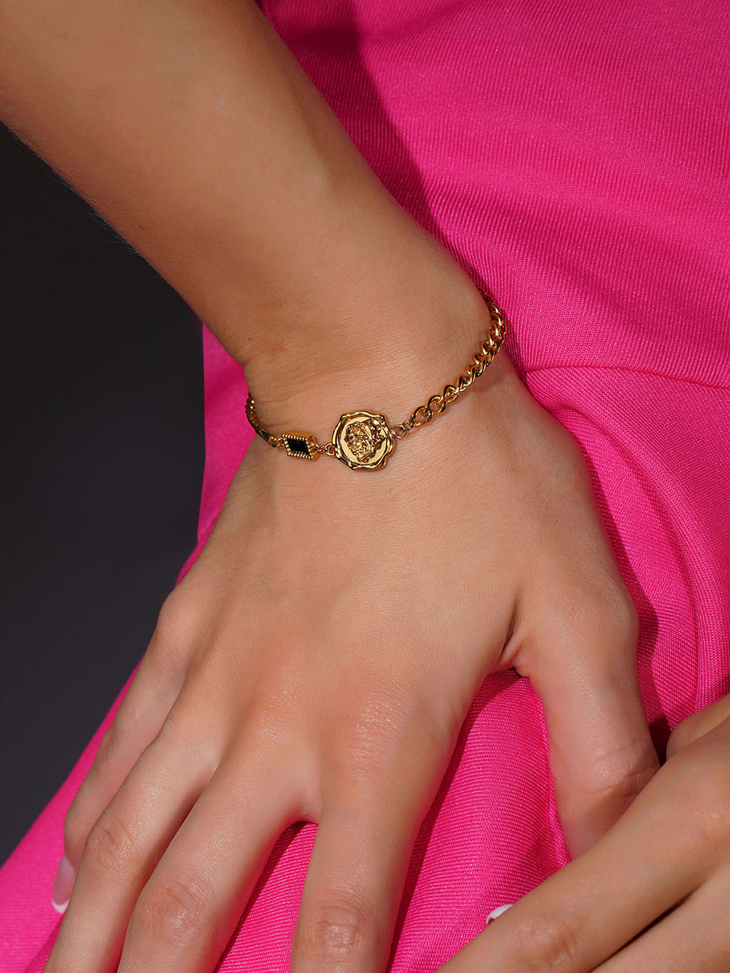 Aanura Half-Link Adjustable Gold Bracelet