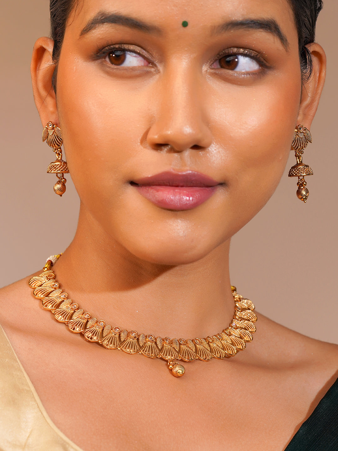 Aanura Gold Plated Scallop Necklace Set