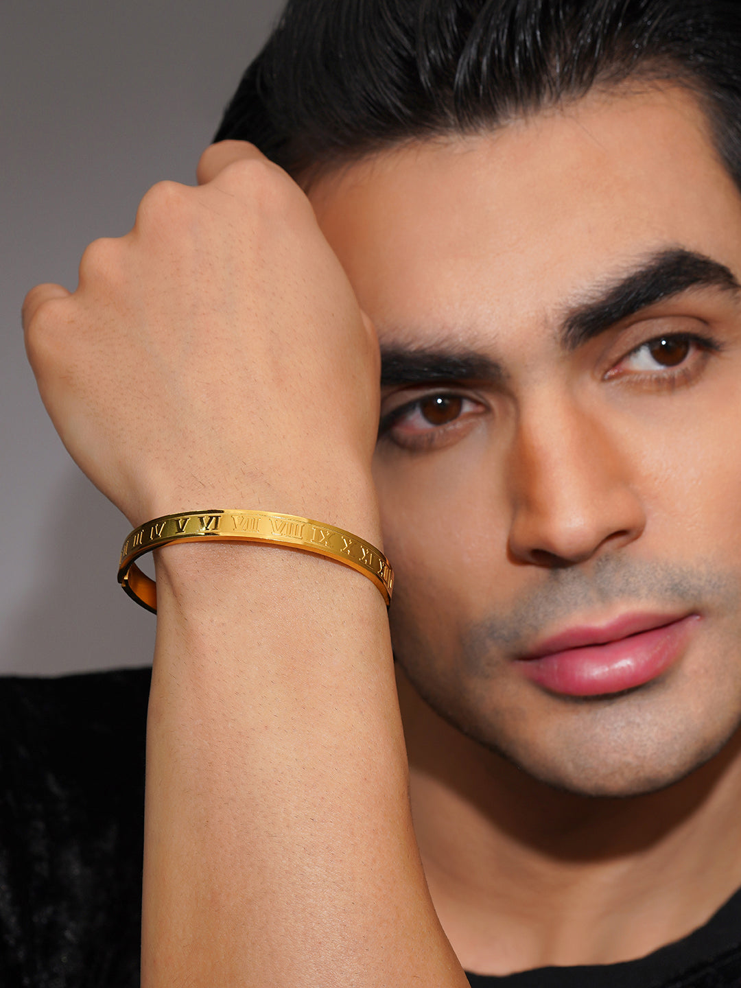 Aanura Gold Roman Numeral Bracelet For Men