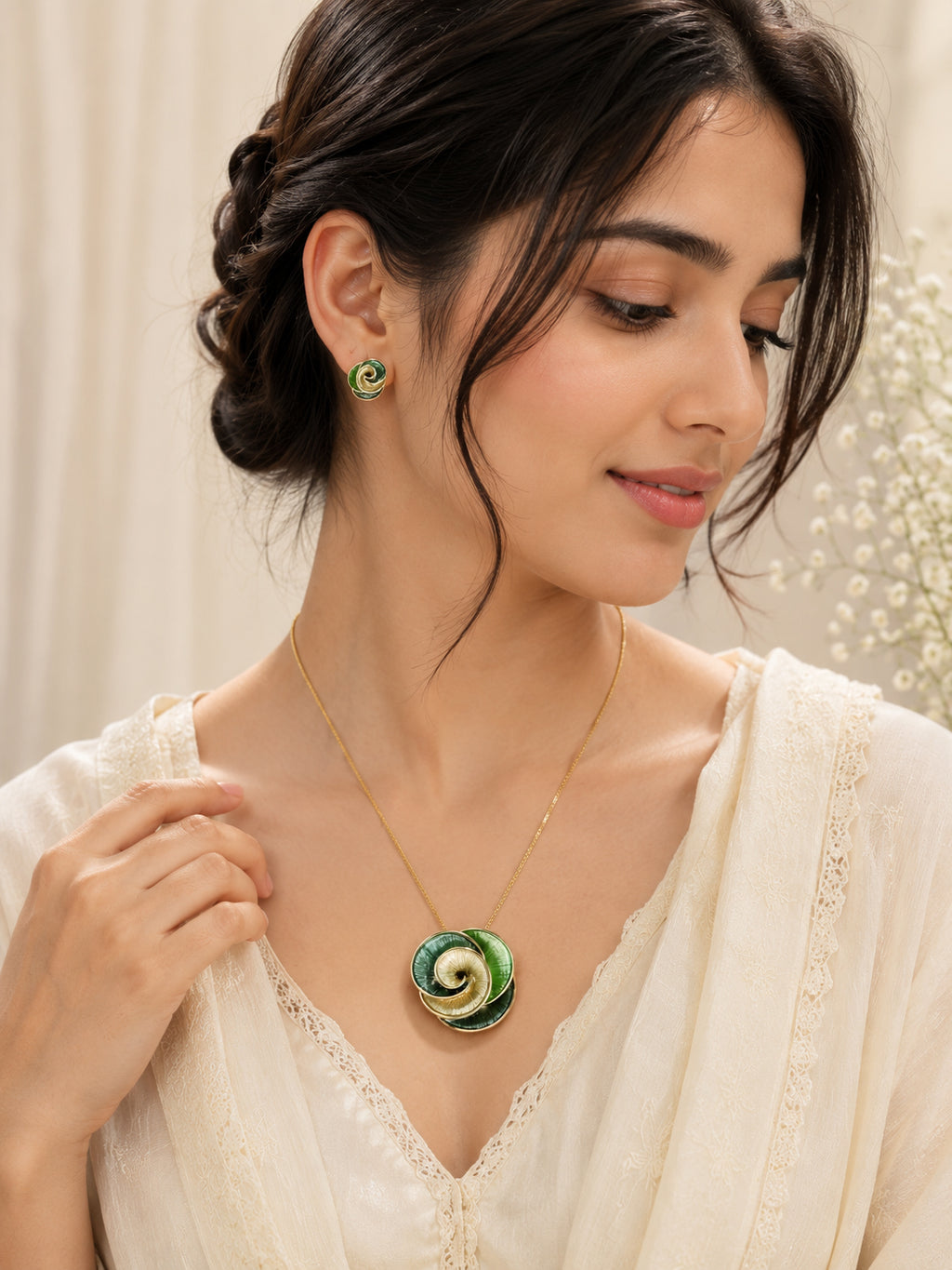 Aanura Spiral Green Rose Necklace & Earrings Set