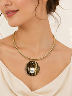 Aurelia Gold Choker with Pearl & Pendant