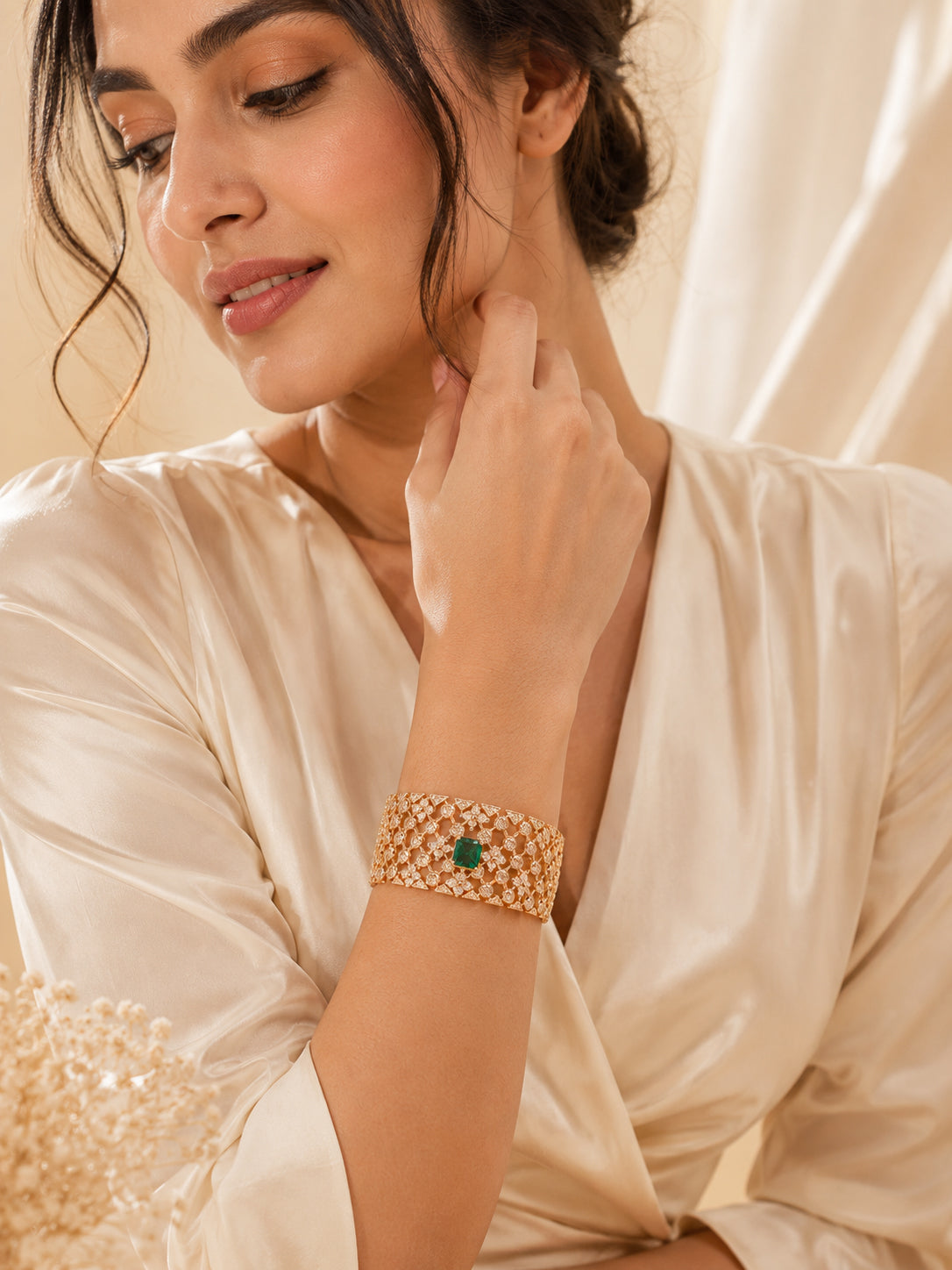 Aanura Emerald Glow Rose Bracelet