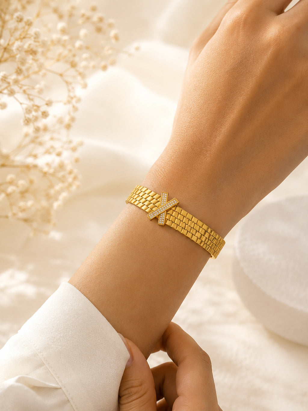 Aanura Textured Gold X Motif Bracelet
