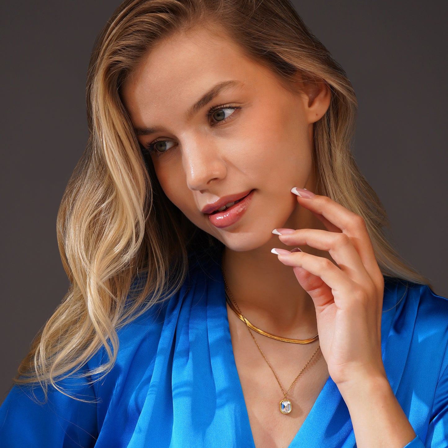 Aanura Dual Layer Pendant Chain Necklace