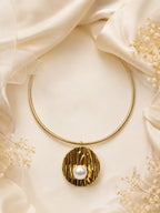 Aurelia Gold Choker with Pearl & Pendant
