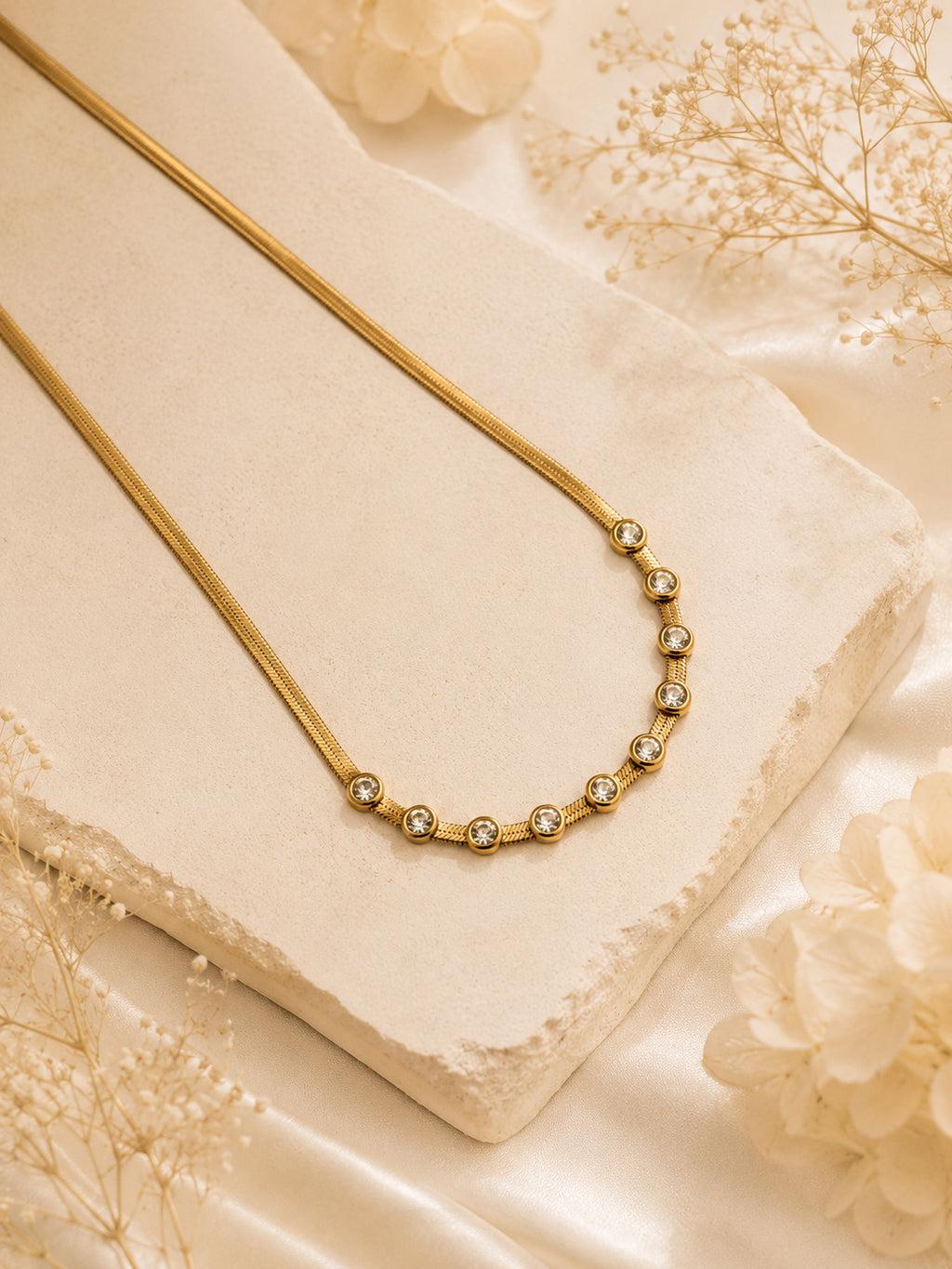 Aanura Minimal Stone Curve Adjustable Necklace