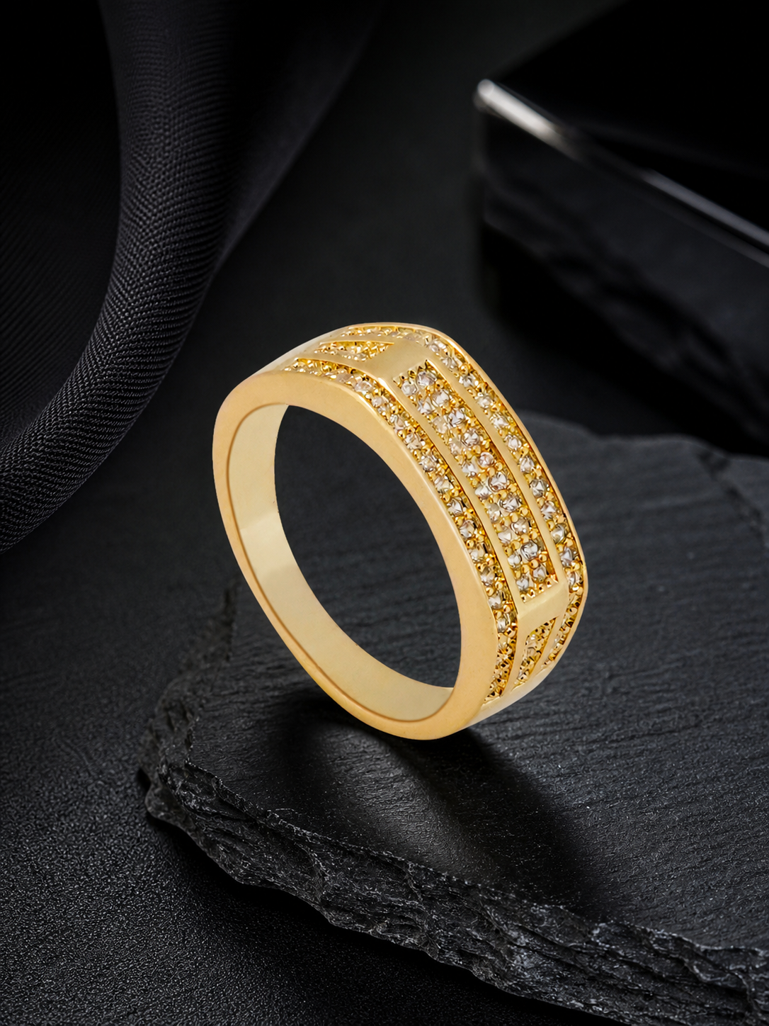 Aanura Pavé Ridge Men’s Ring
