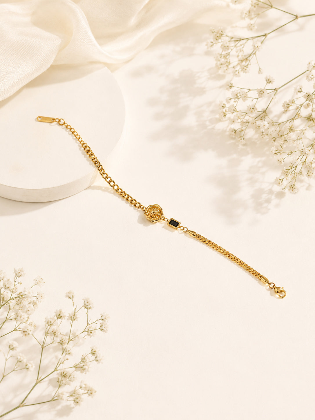 Aanura Half-Link Adjustable Gold Bracelet