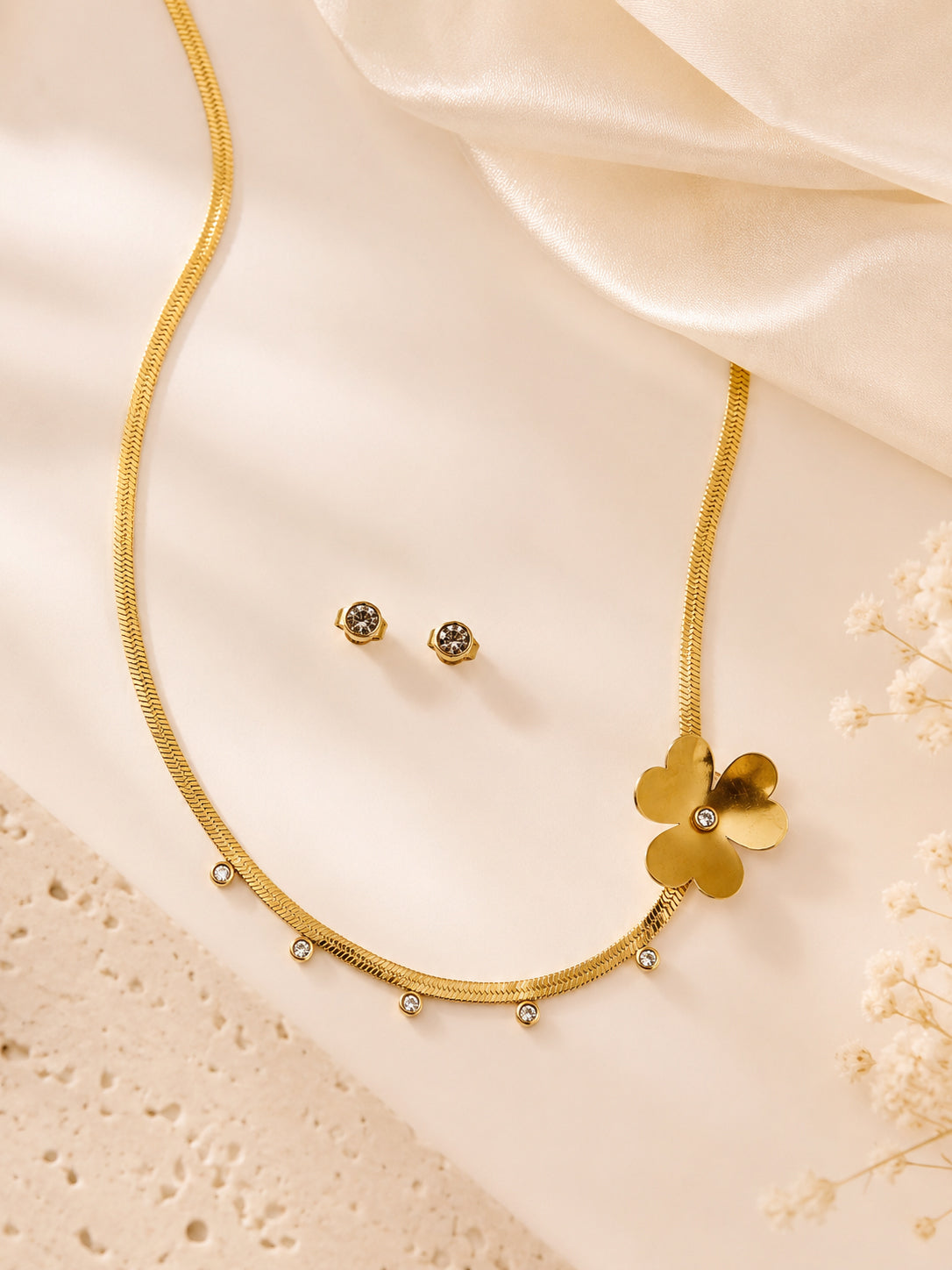 Aanura Golden Clover Necklace & Earrings Set