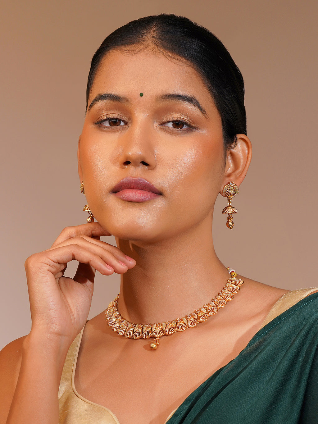 Aanura Gold Plated Scallop Necklace Set