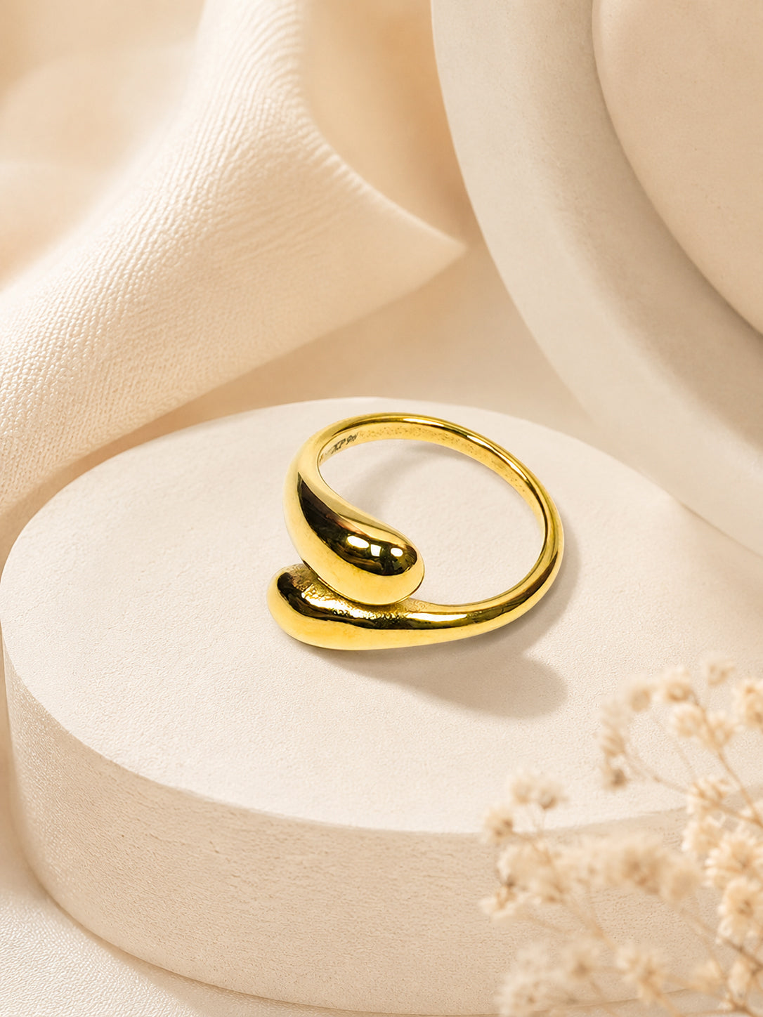 18K Gold Plated Fluid Curve Anti-Tarnish Waterproof Ring
