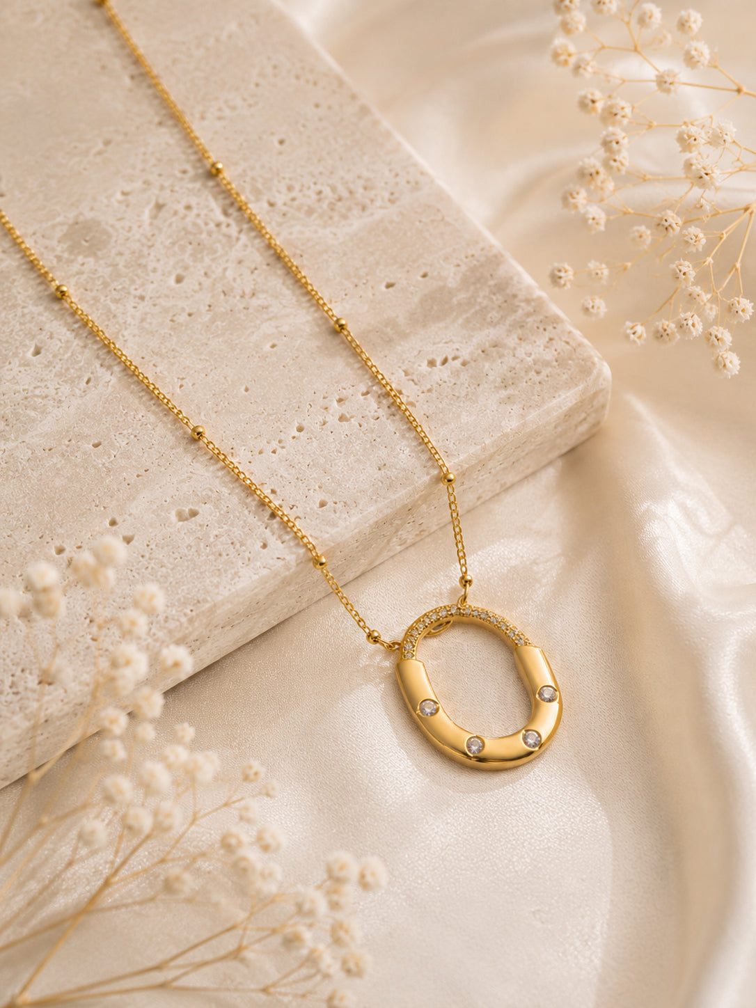 Aanura Interlocked Oval Pendant Necklace