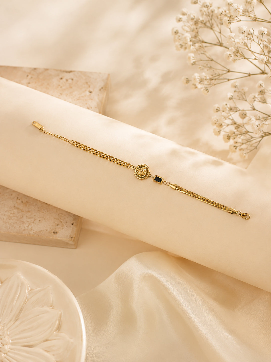 Aanura Half-Link Adjustable Gold Bracelet