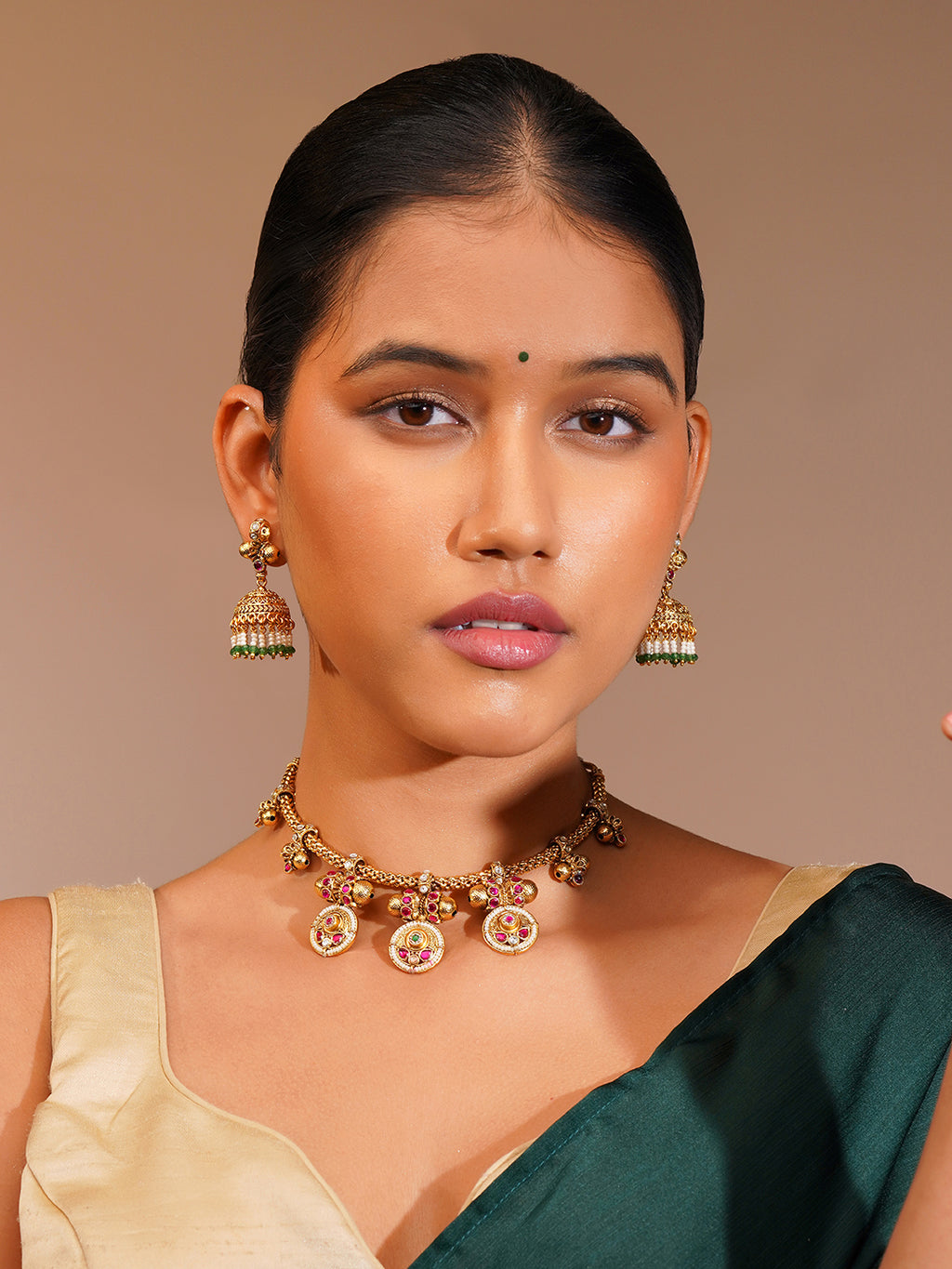 Aanura Traditional Necklace & Earring Set