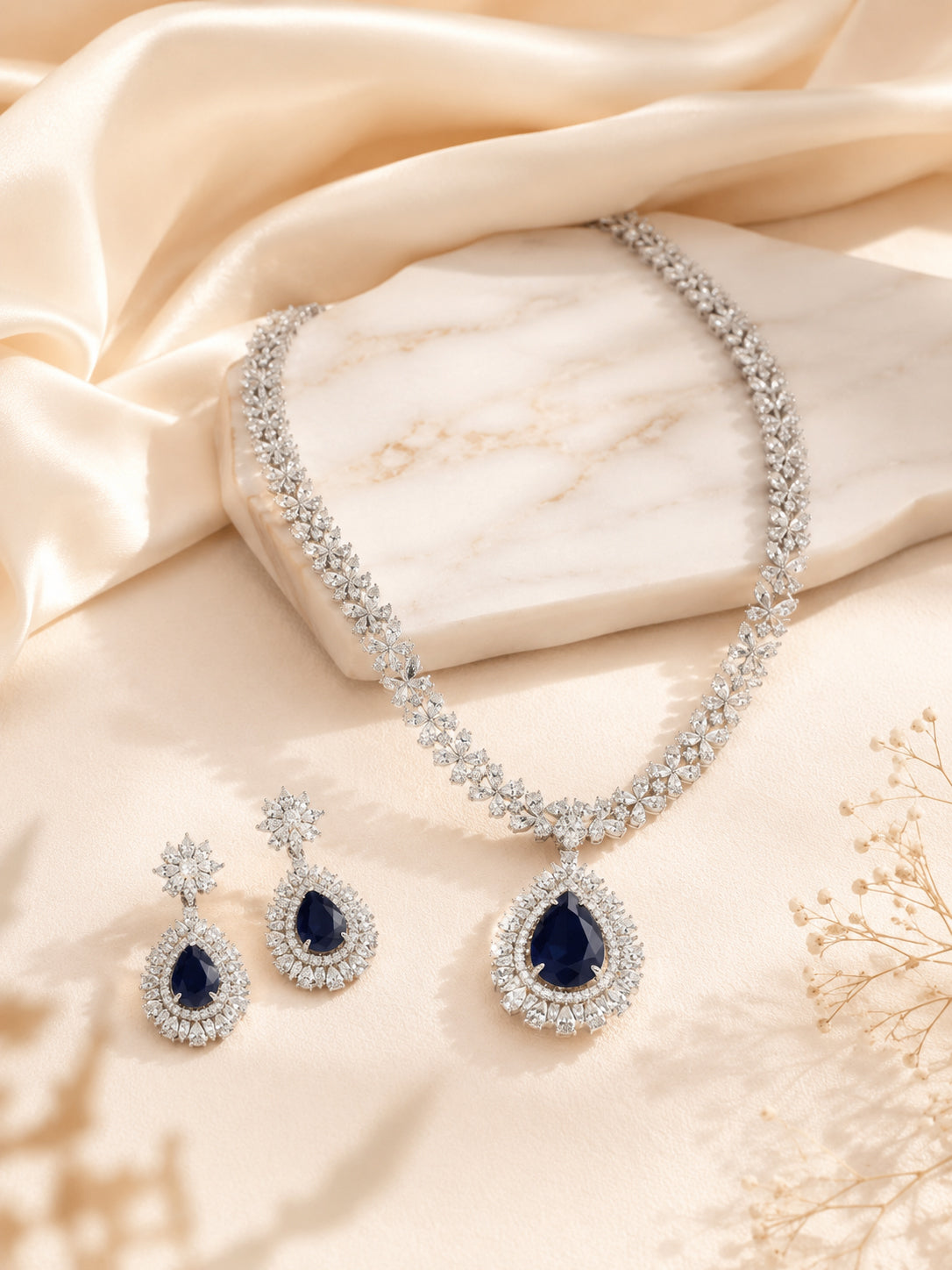 Aanura Royal Black Teardrop Necklace Set