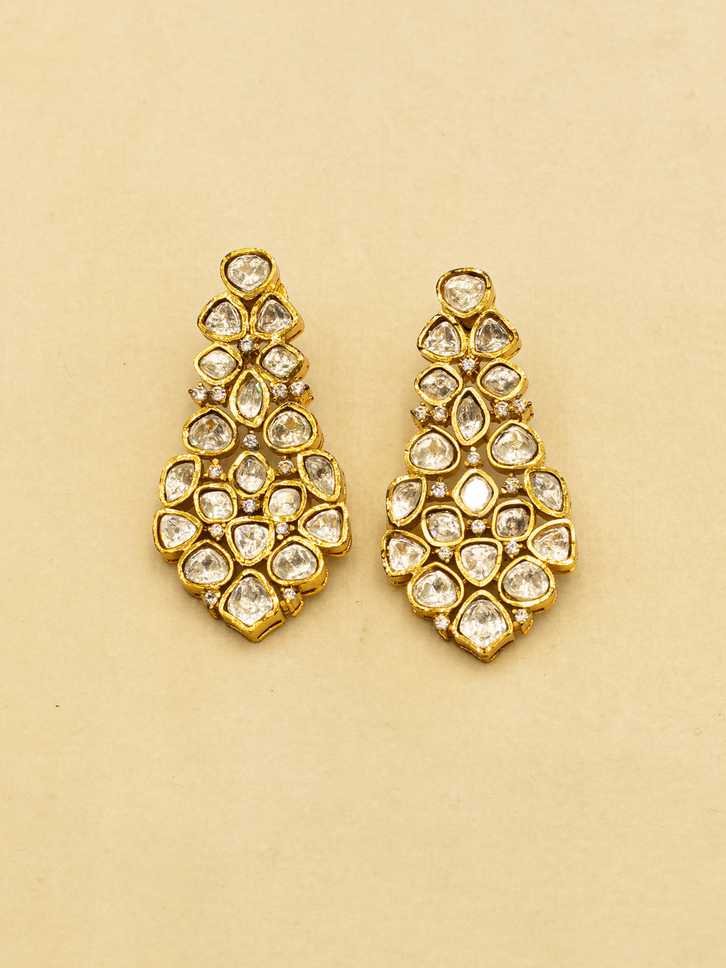 Aanura Grand Kundan Choker Necklace with Earrings