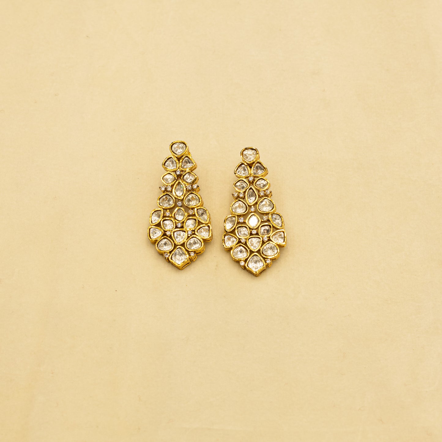 Aanura Grand Kundan Choker Necklace with Earrings