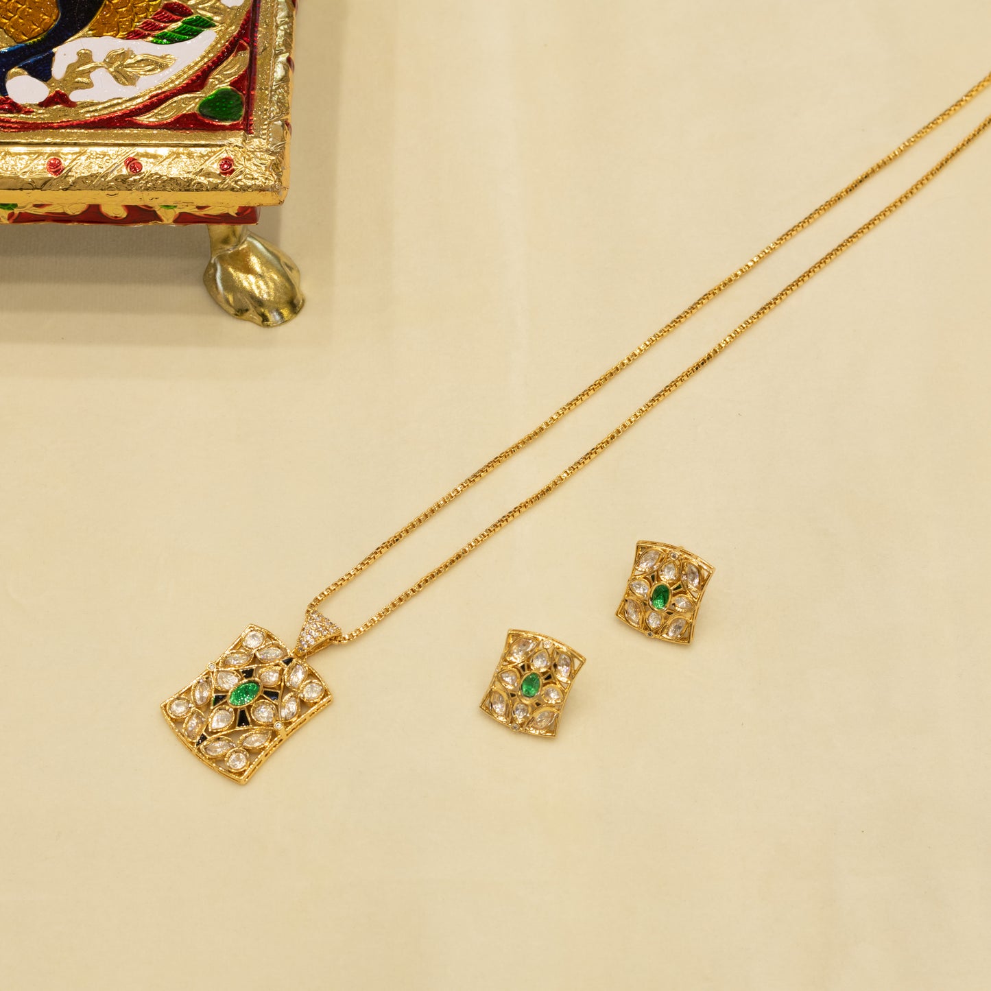Aanura Minimal Kundan Pendant Necklace with Earrings