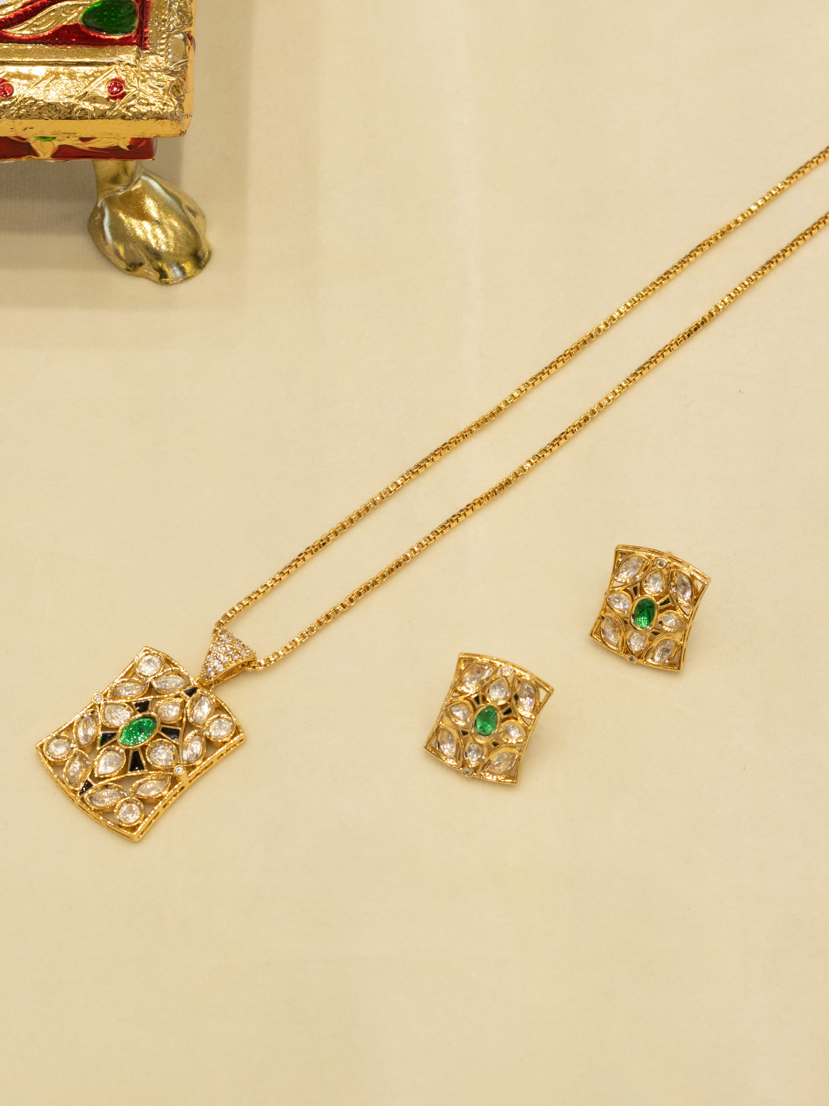 Aanura Minimal Kundan Pendant Necklace with Earrings