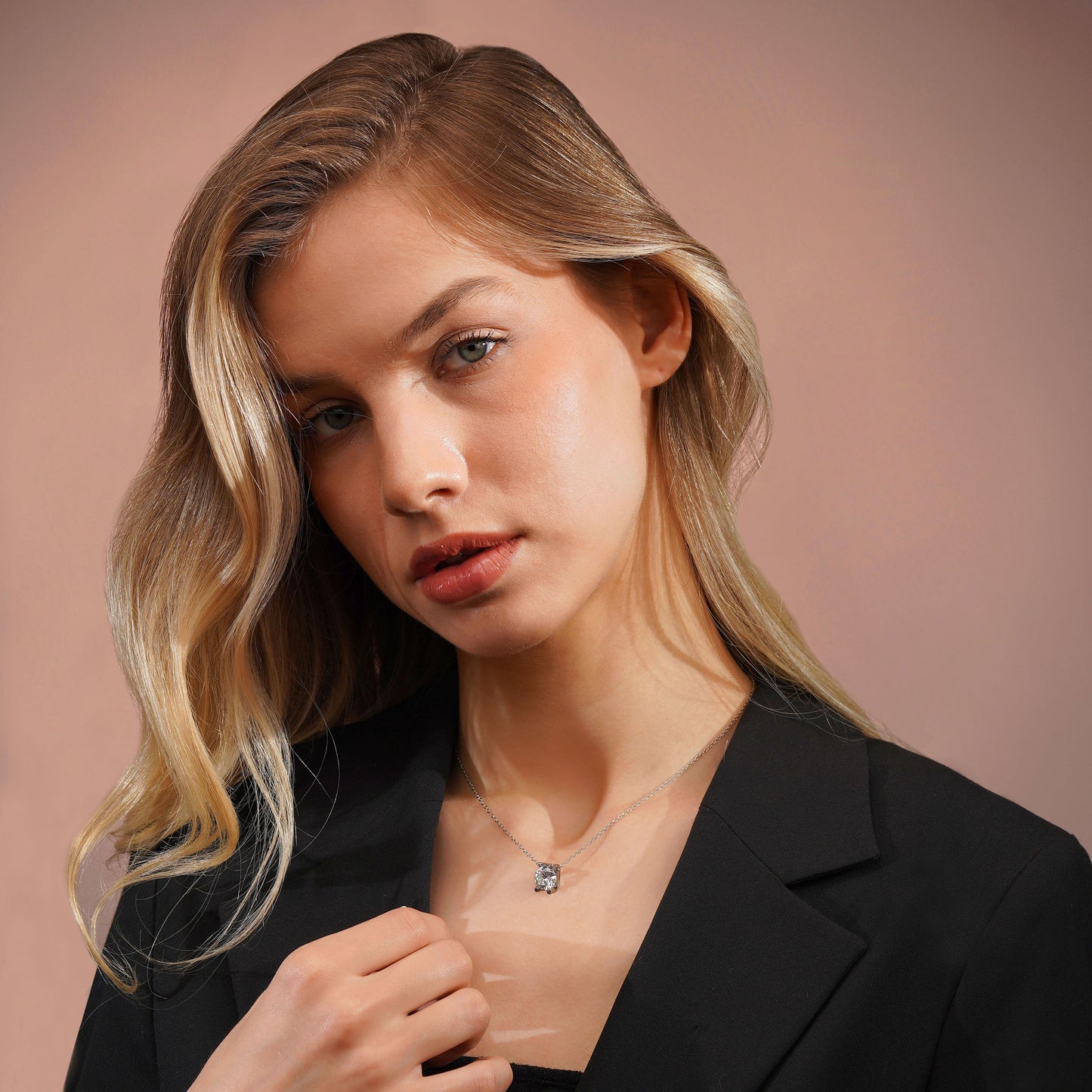 Aanura Classic Solitaire Pendant Necklace