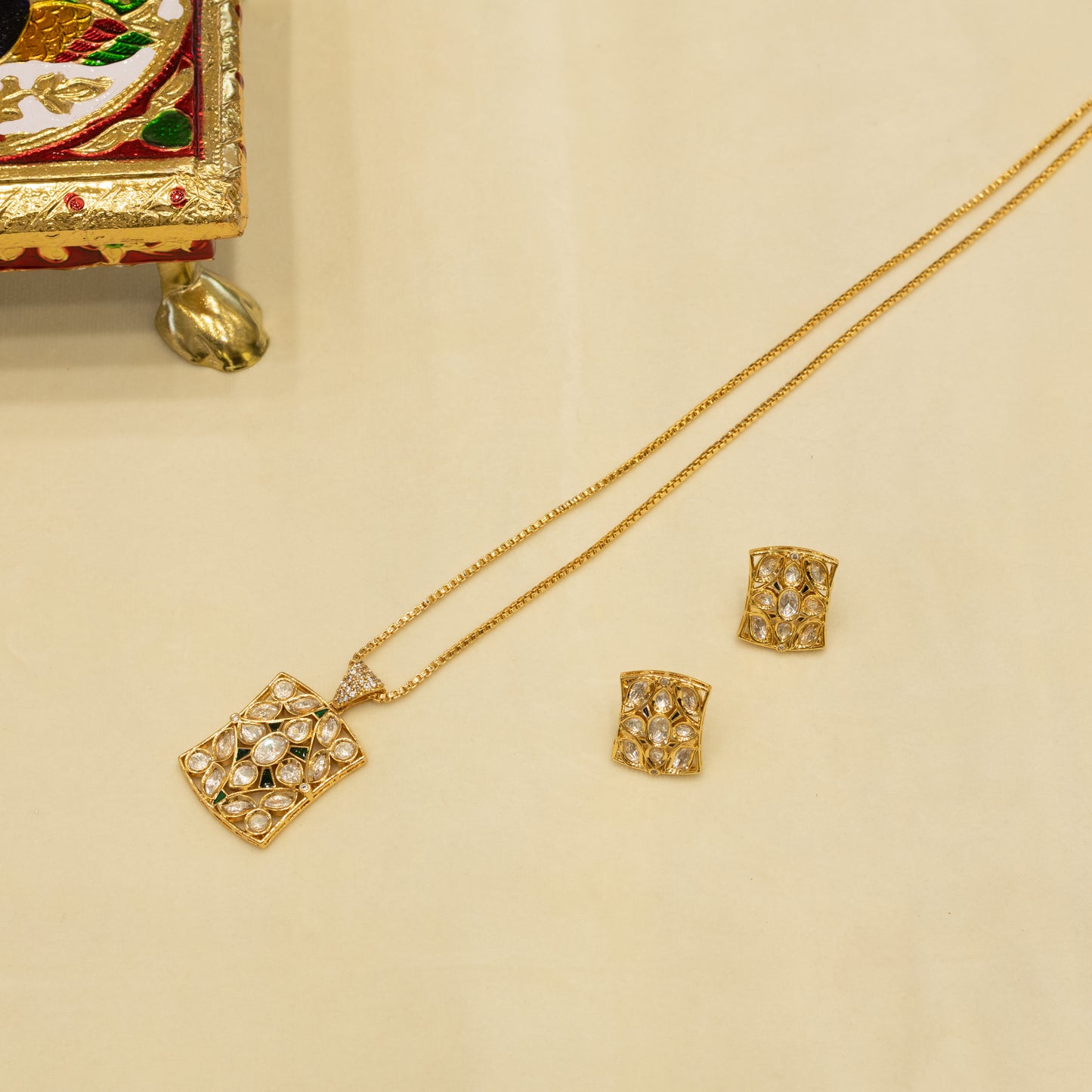 Aanura Minimal Kundan Pendant Necklace with Earrings