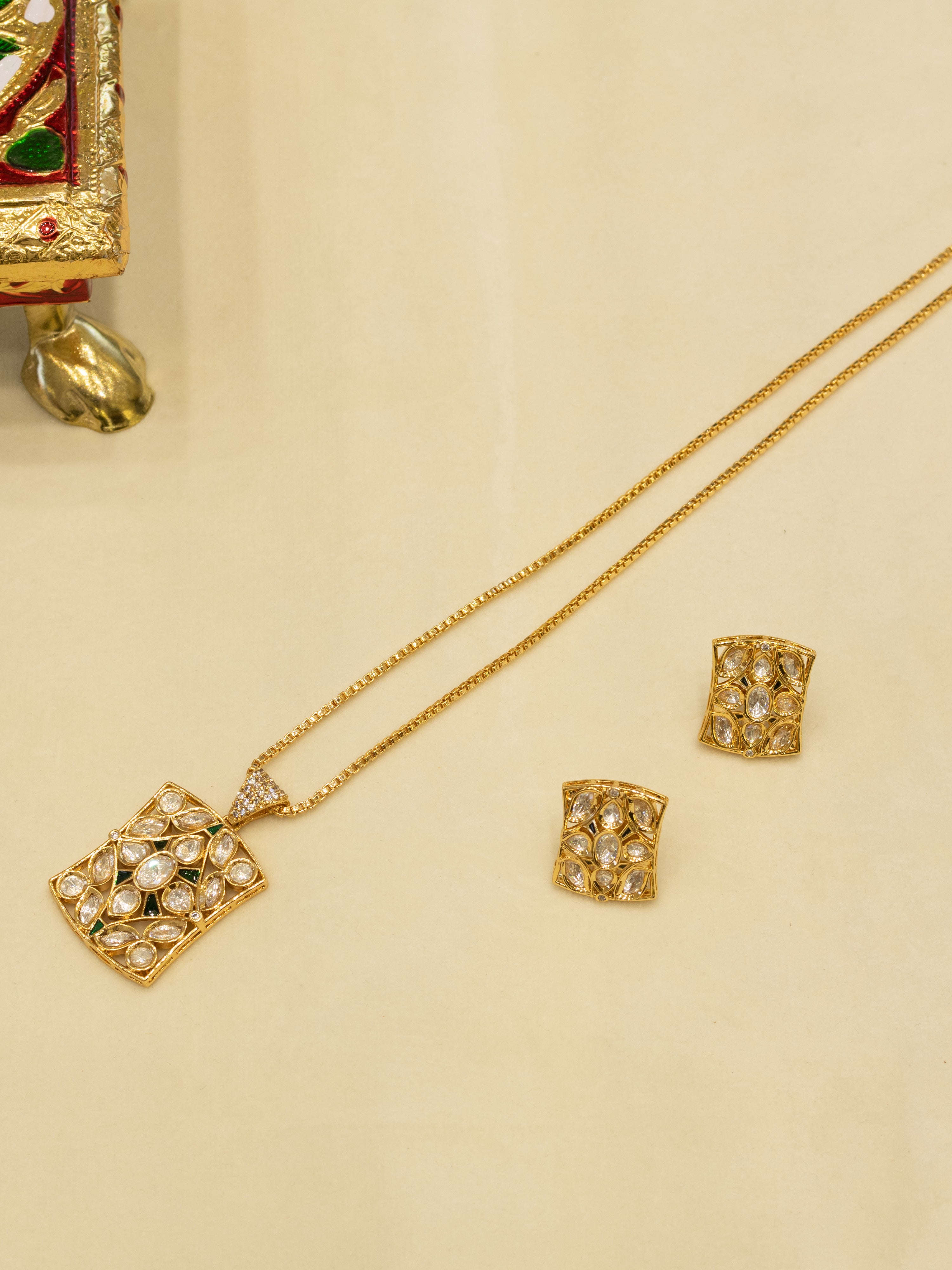Aanura Minimal Kundan Pendant Necklace with Earrings