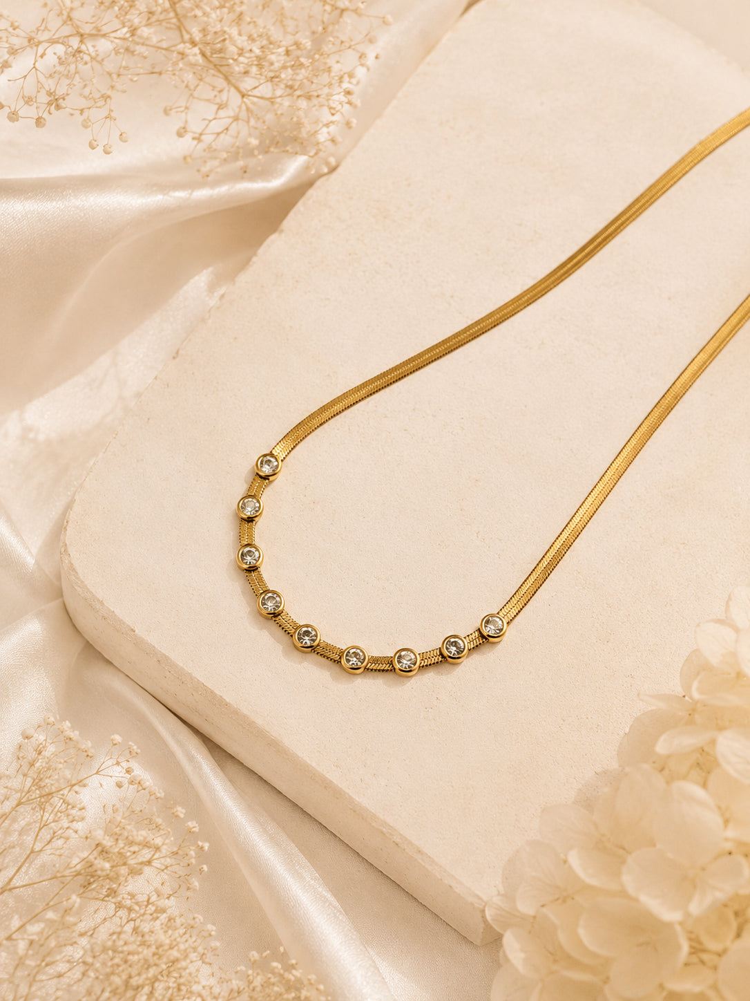 Aanura Minimal Stone Curve Adjustable Necklace