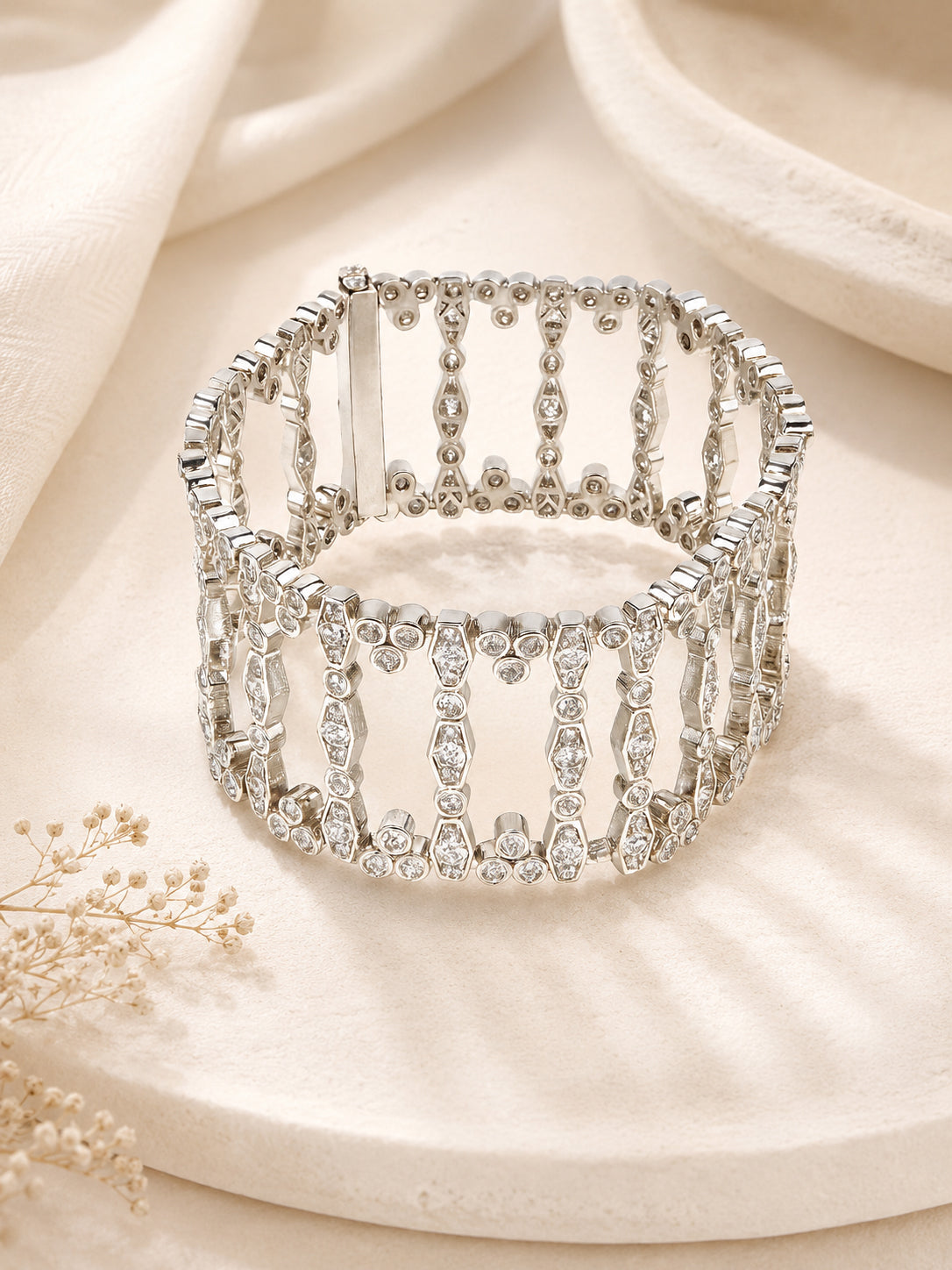 Aanura Radiant Links Bracelet
