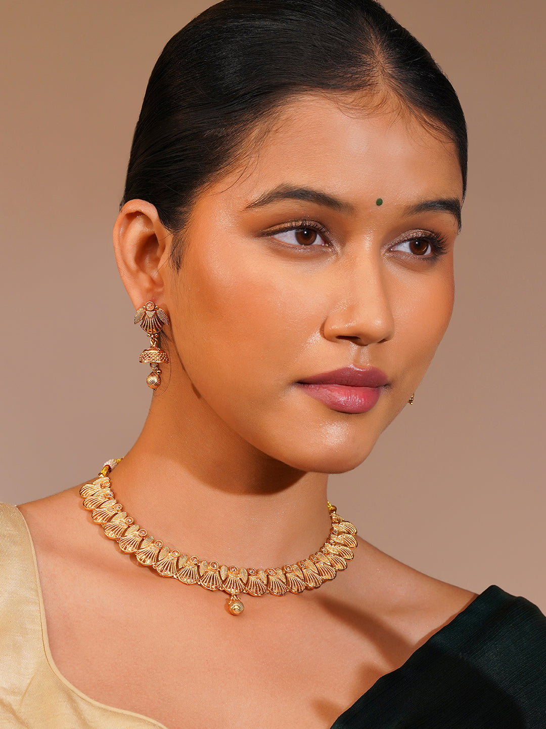 Aanura Gold Plated Scallop Necklace Set