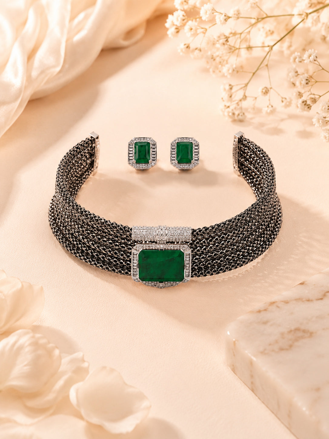 Aanura Emerald Choker Necklace Set
