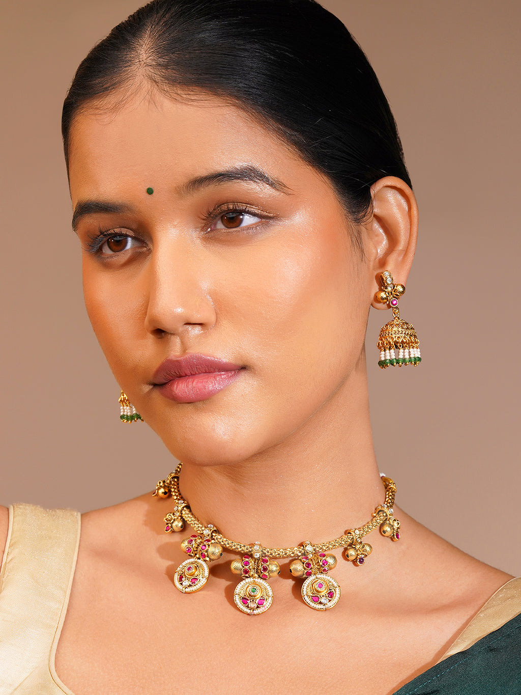 Aanura Traditional Necklace & Earring Set