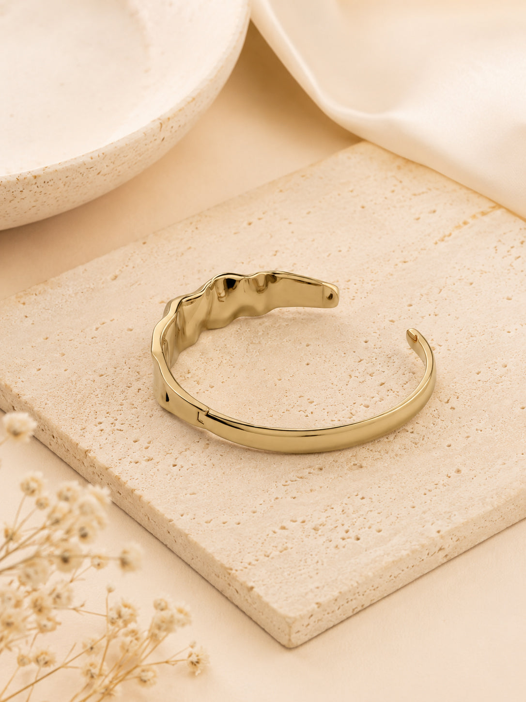 Aanura Gold Textured Minimalist Bracelet