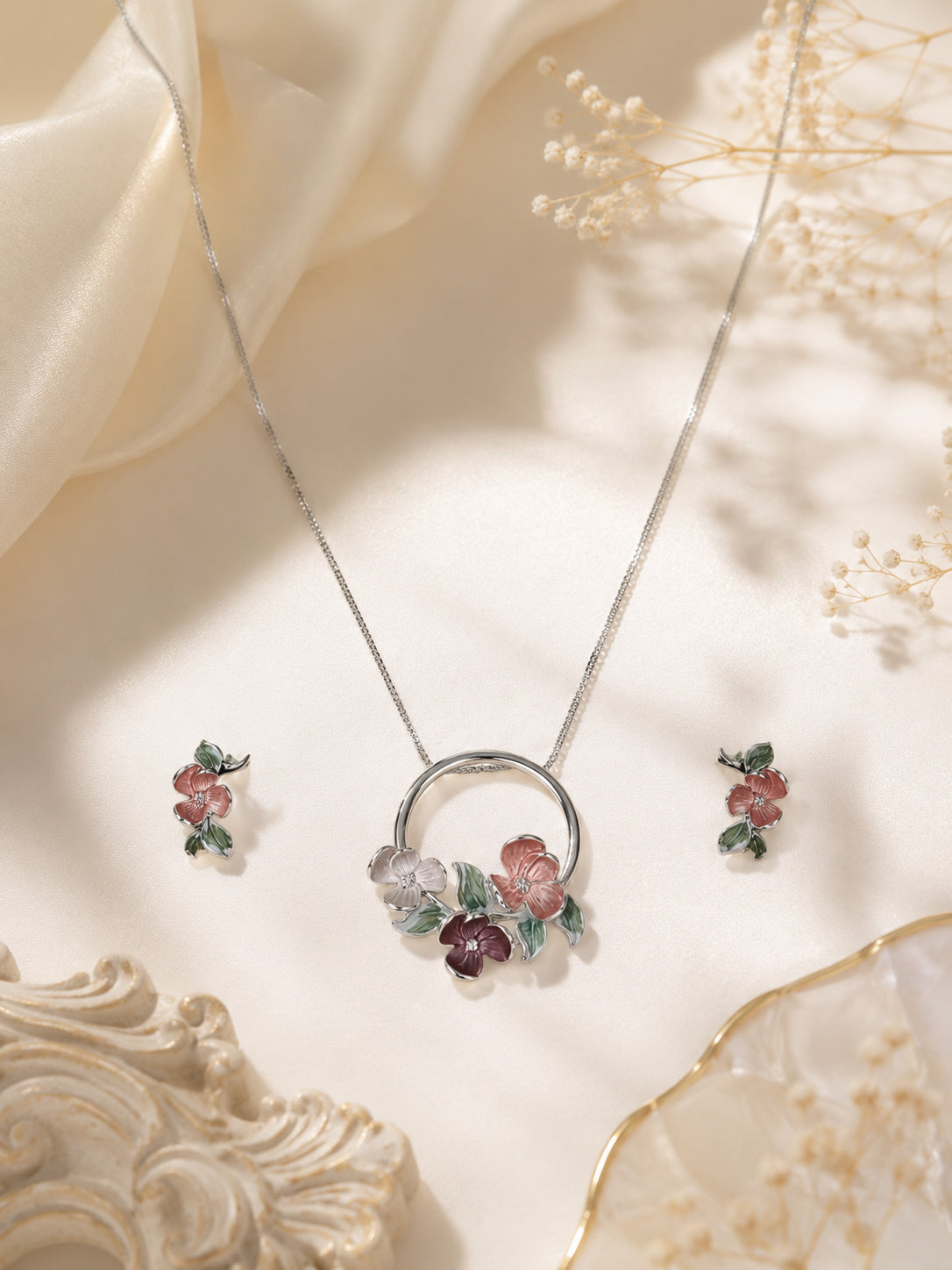 Aanura Floral Circle Necklace & Earrings Set