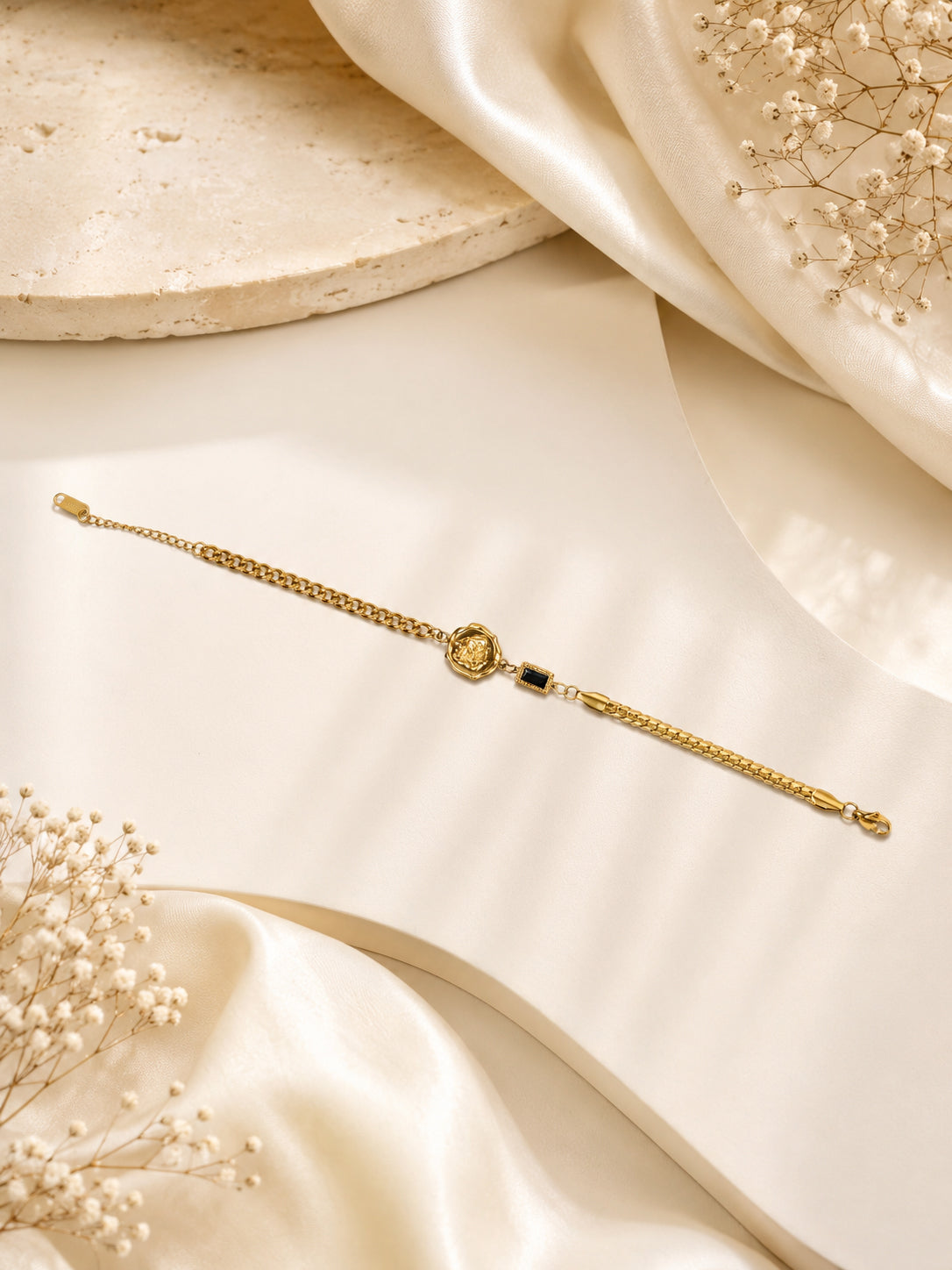 Aanura Half-Link Adjustable Gold Bracelet