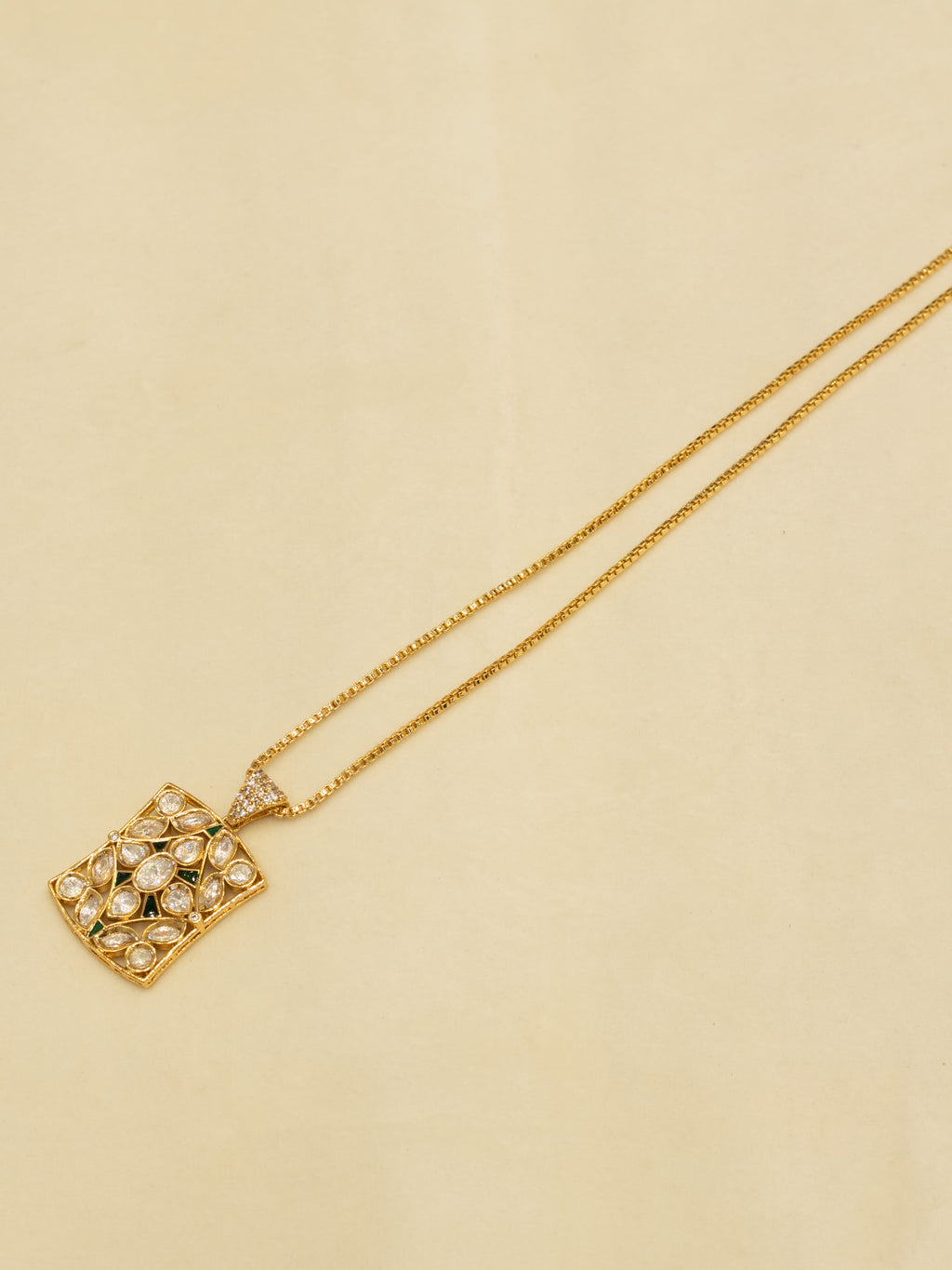 Aanura Minimal Kundan Pendant Necklace with Earrings