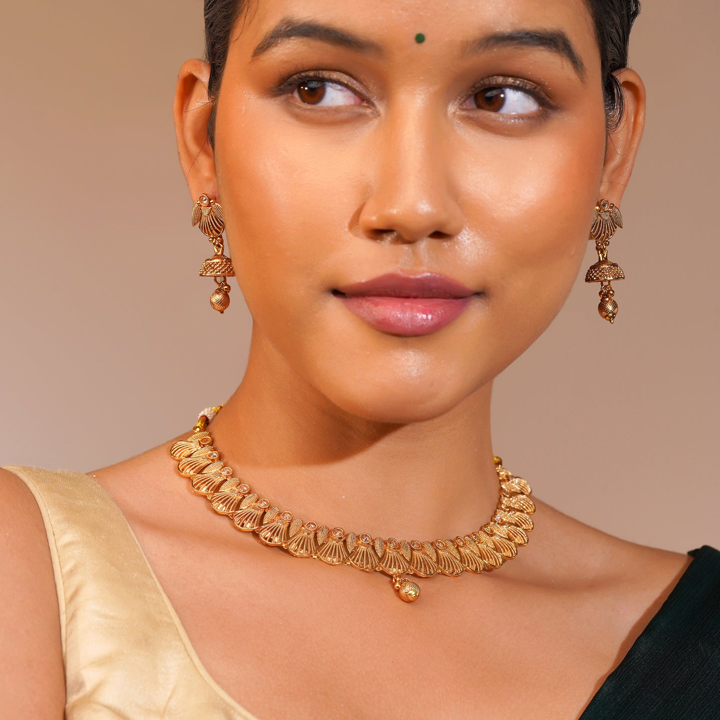 Aanura Gold Plated Scallop Necklace Set