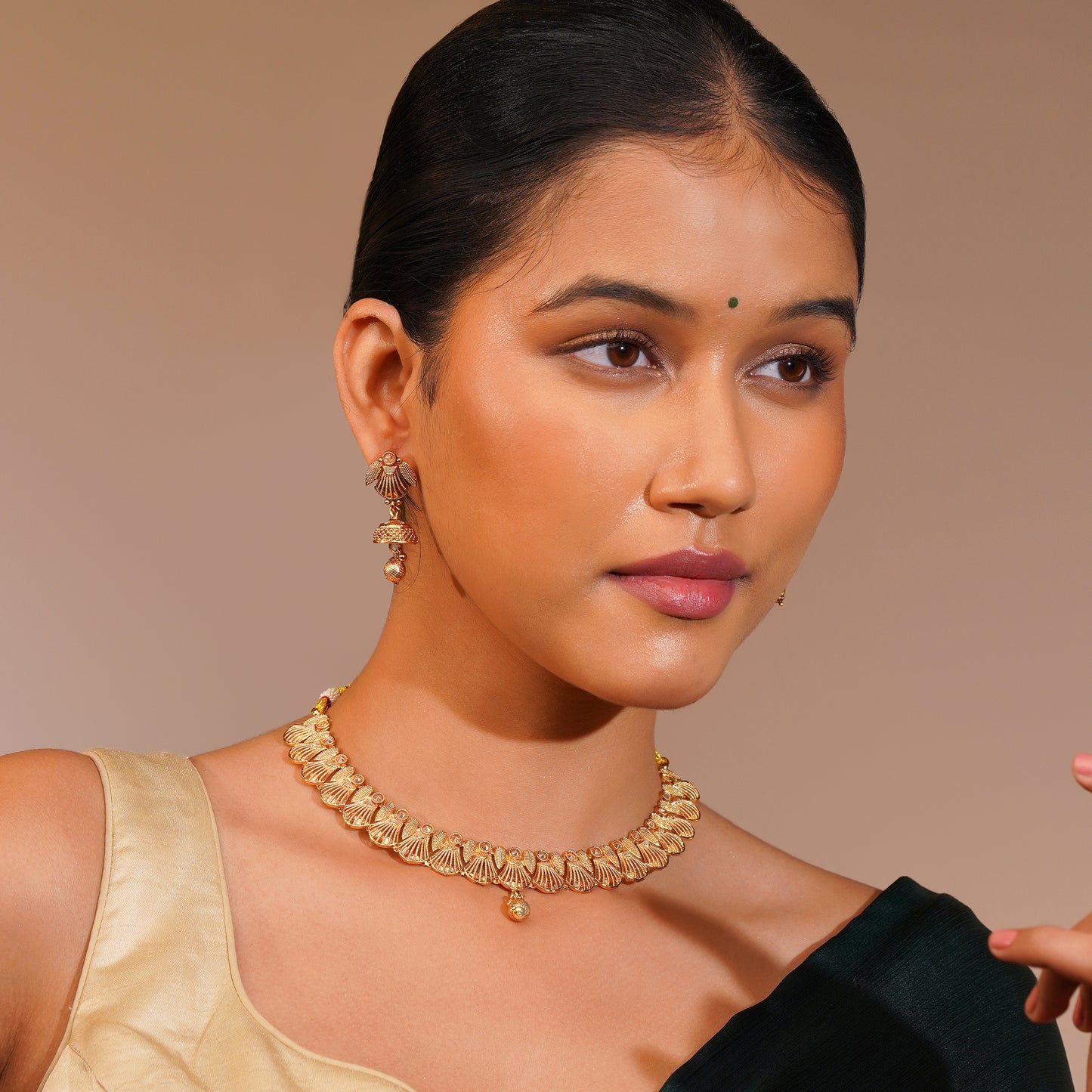 Aanura Gold Plated Scallop Necklace Set