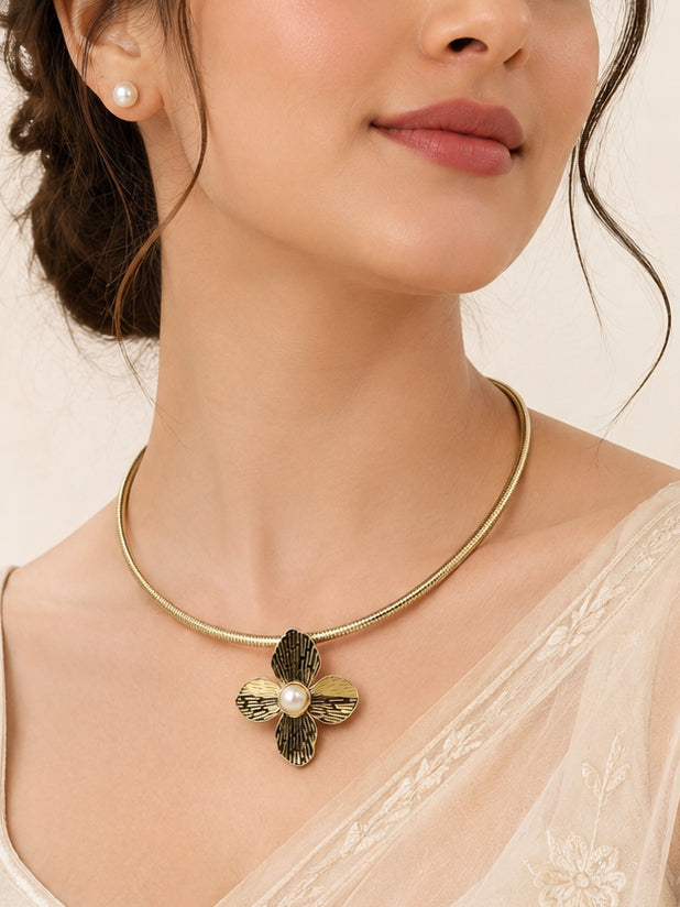 Aanura Gold Choker Necklace with Pearl Flower Pendant