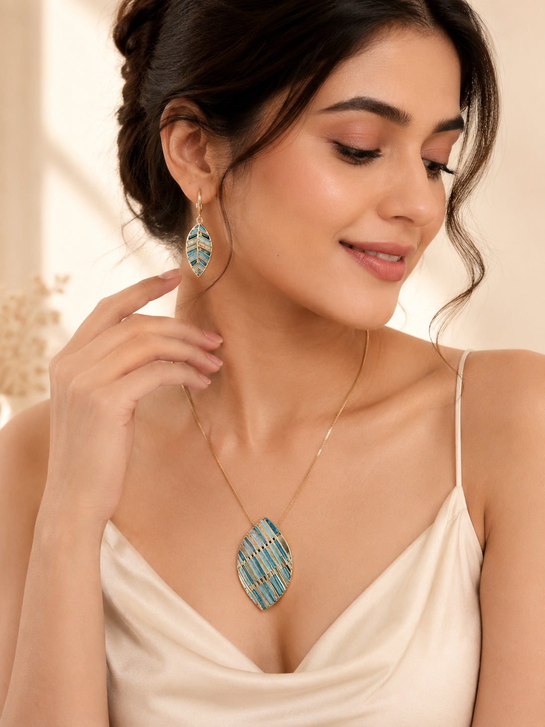 Aanura Striped Leaf Necklace & Earrings Set
