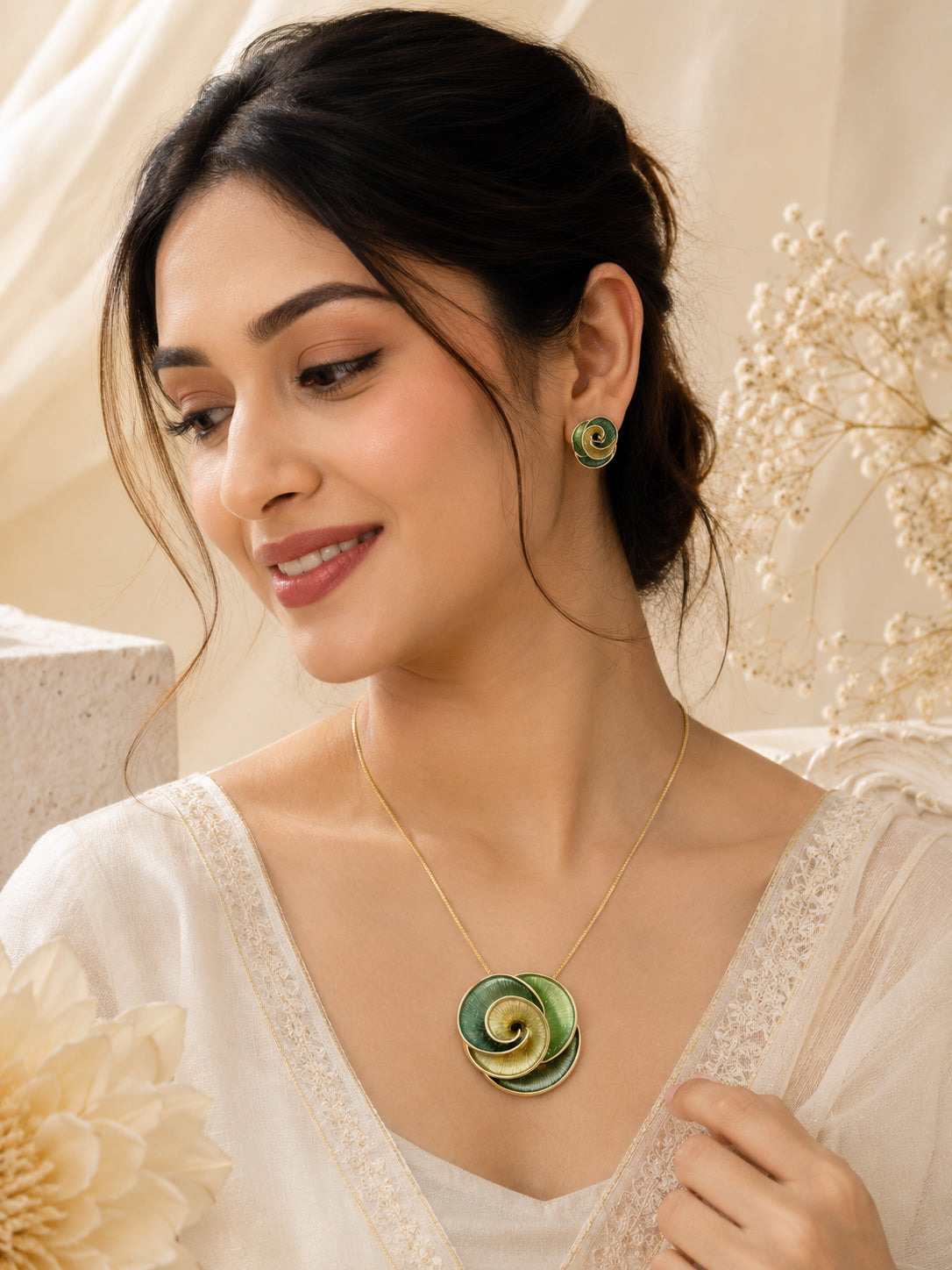Aanura Spiral Green Rose Necklace & Earrings Set