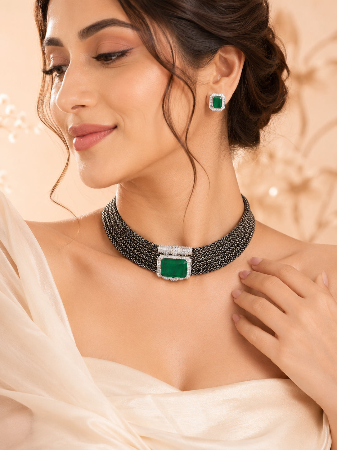 Aanura Emerald Choker Necklace Set